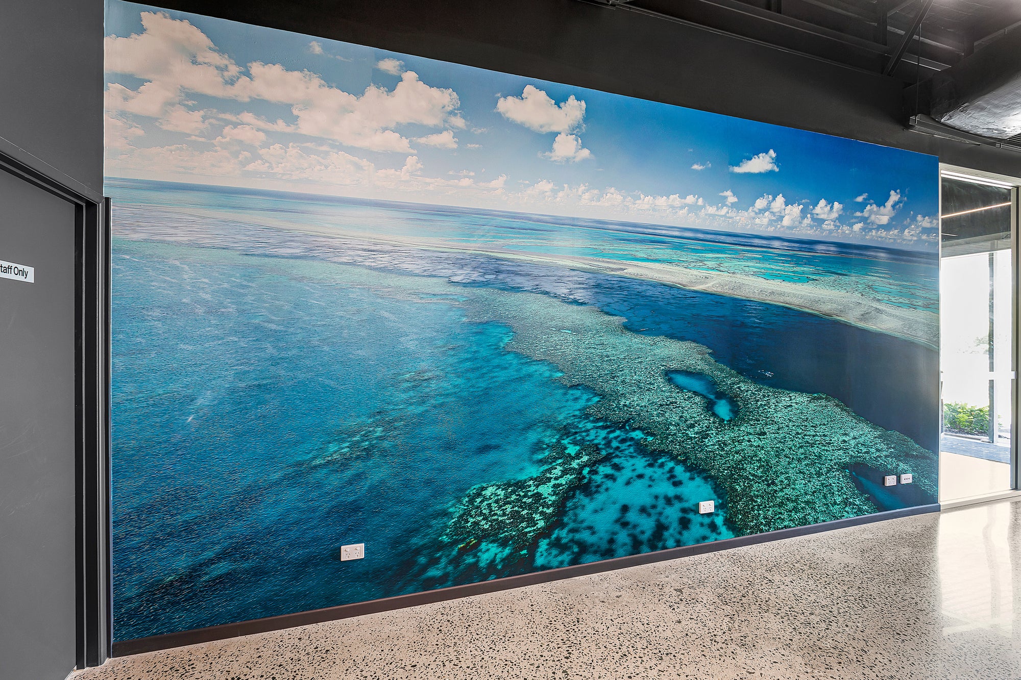 TaylorsWallpapers_AB_009.jpg__PID:4ec70122-97dc-4ef2-89fe-d88c32b2a0f8